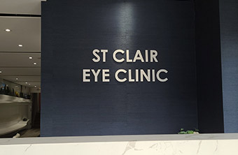 metal letters in the eye clinic